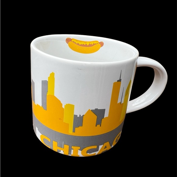 Room Essentials Other - SOLD Room Essentials "chicago" Mug Pictures Chicago Skyline Graphics